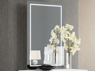 Brett / Daisy LED Mirror Whiteline
