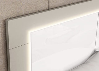 Daisy King Bed Whiteline