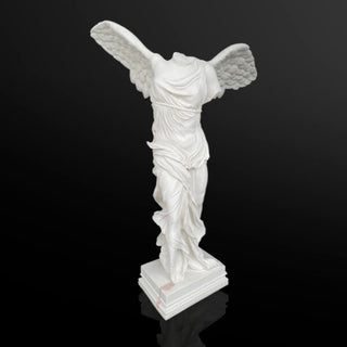 VICTORIA DE SAMOTRACIA Sculpture by Mubb - DEKOR