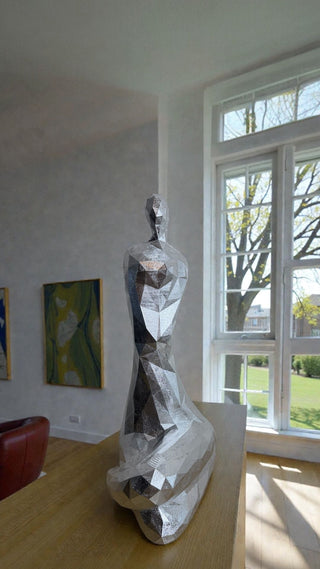 SEATED WOMAN SCULPTURE – POLY EFFECT Anderson Rojas